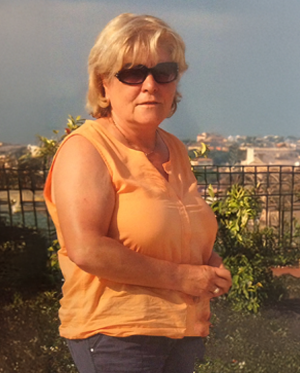 Vorher-Bild einer Kundin vor der Behandlung in der TMP-Kabine bei Figure Belle Bruck